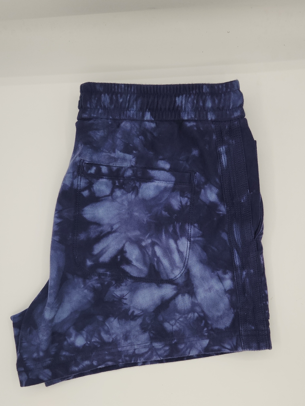 Athleta Farallon Short Blue Tie-dye Pattern Activewear Size M - Picture 7 of 7